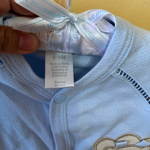 First Moments Onesie 6-9 months - Picture 5 of 5